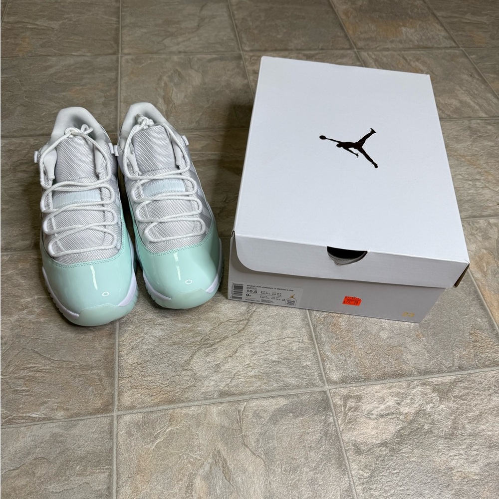 Air Jordan 11 Retro Low Igloo Women’s Shoe Size 10.5 Green AH7860-103 NWT